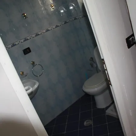 Kanina Hotel&hostel Ostello *
