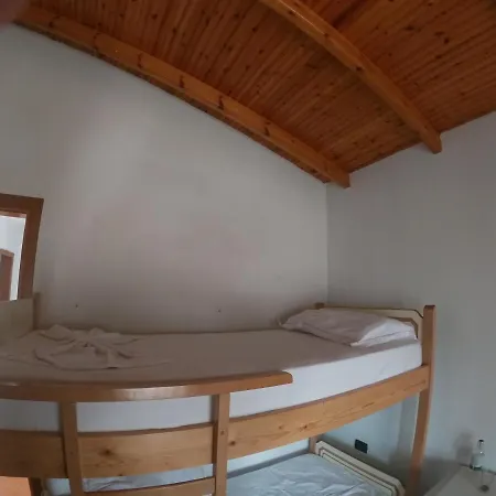 Kanina Hotel&hostel Ostello Sarandë